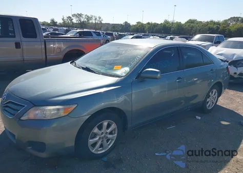 2011 Toyota Camry Le z USA, uszkodzony, nr VIN 4T1BF3EKXBU584854